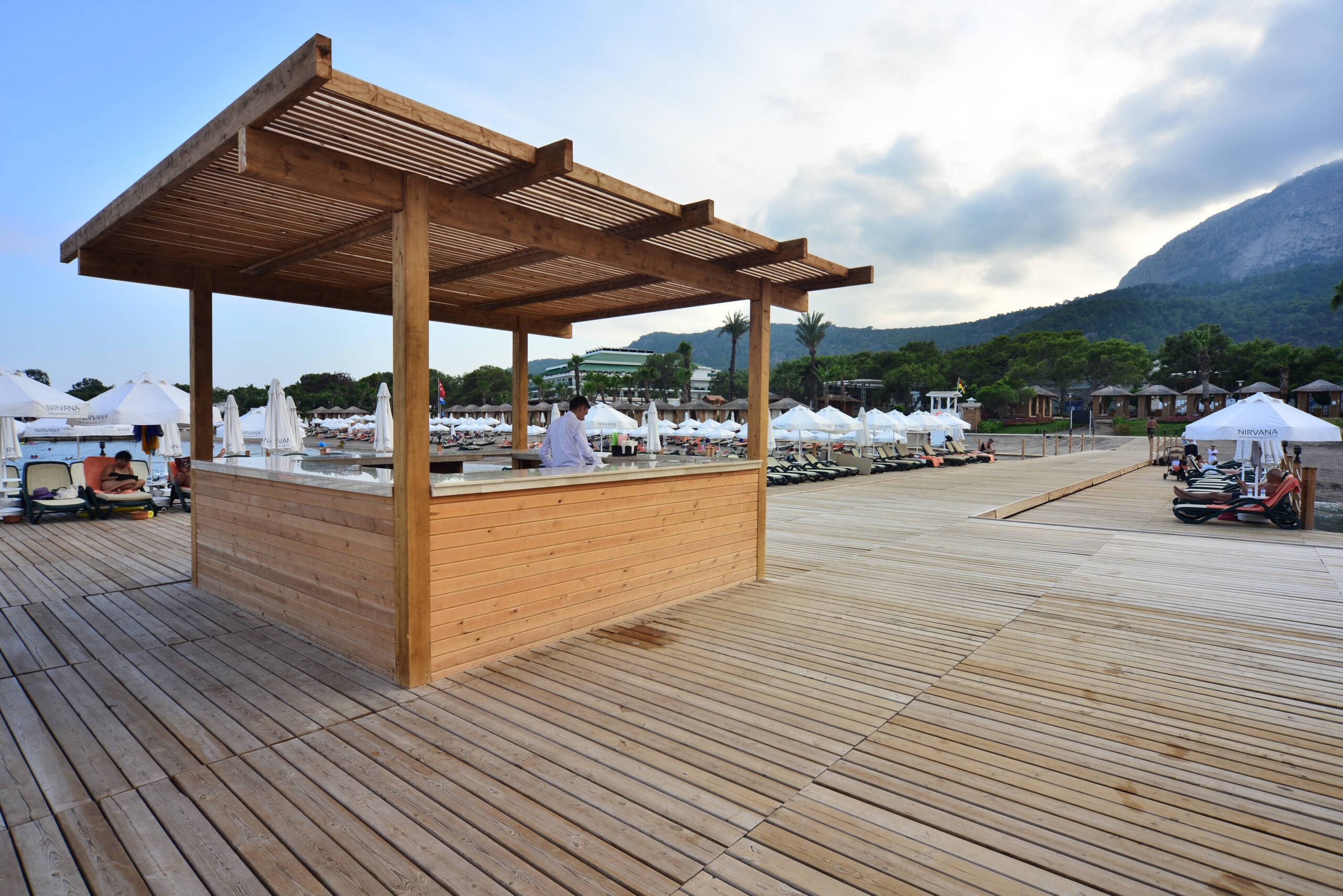 Crystal Nirvana Otel Ahşap Çatı - Pergola - Güneş Kırıcı