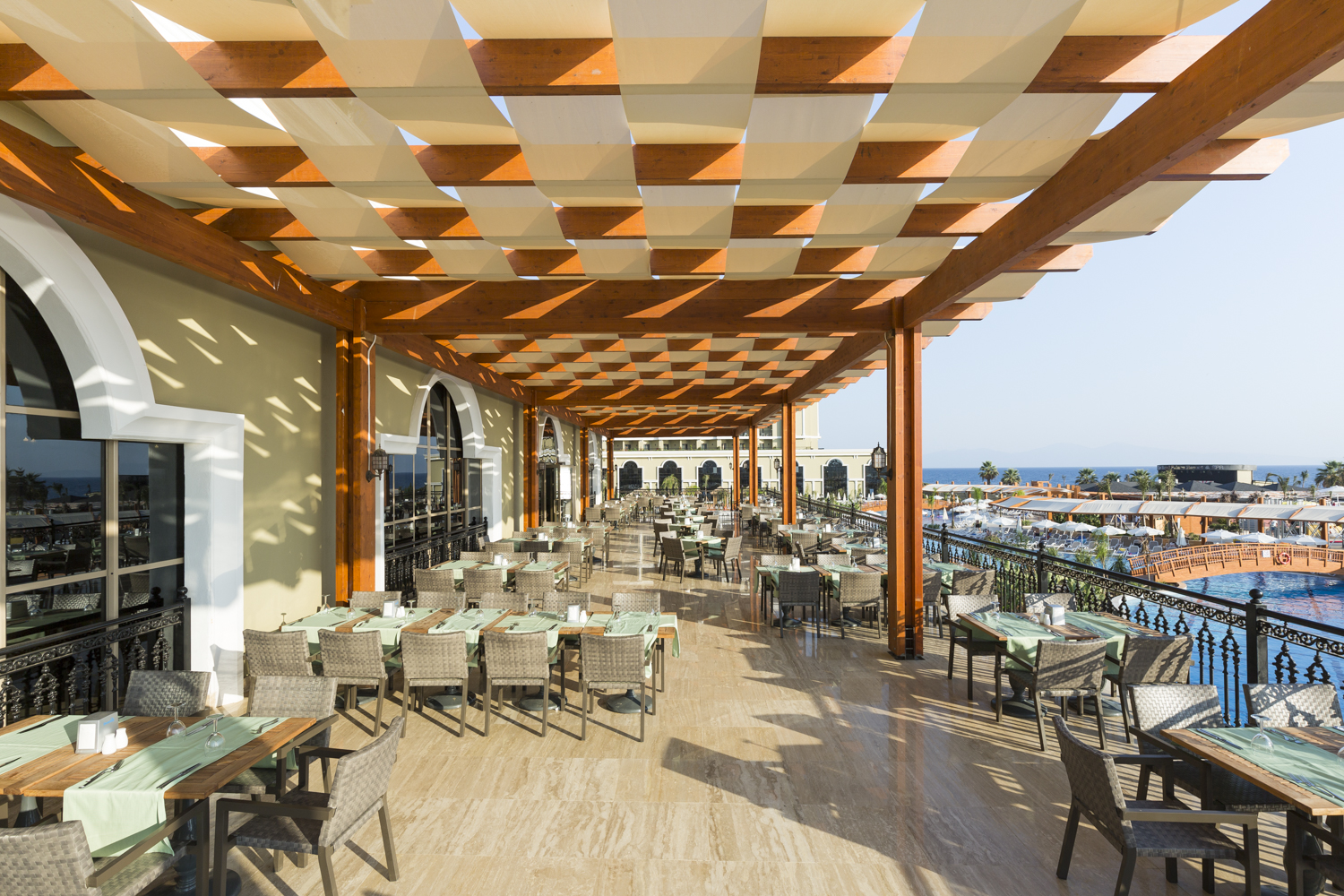 Suni̇s Efes Royal Palace Pergole