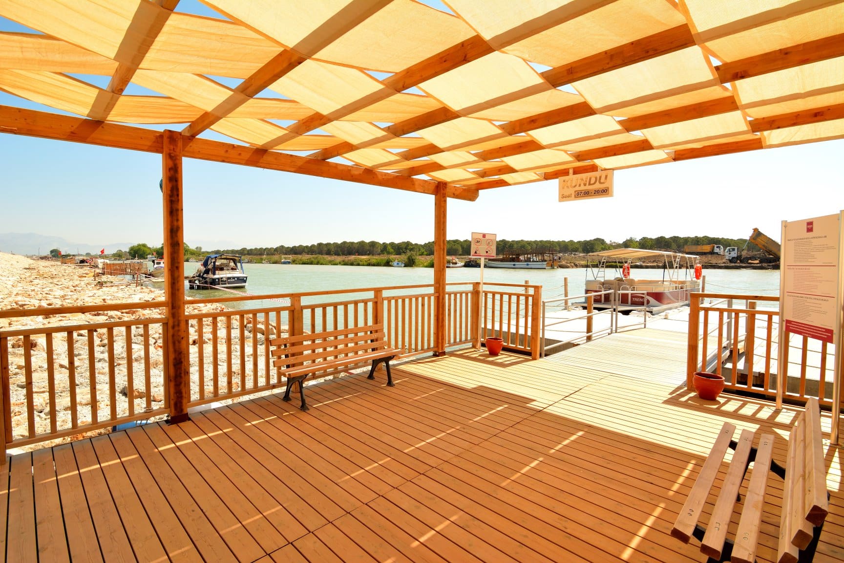 Trendy Lara Otel Pergola